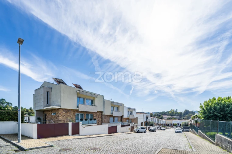 Moradia T3 para Venda em Vilaça e Fradelos Foto 4