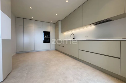 Apartamento T5 para Venda em Cedofeita, Santo Ildefonso, Sé, Miragaia, São Nicolau e Vitória
