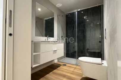 Apartamento T5 para Venda em Cedofeita, Santo Ildefonso, Sé, Miragaia, São Nicolau e Vitória