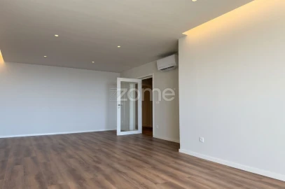 Apartamento T5 para Venda em Cedofeita, Santo Ildefonso, Sé, Miragaia, São Nicolau e Vitória