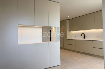 Apartamento T5 para Venda em Cedofeita, Santo Ildefonso, Sé, Miragaia, São Nicolau e Vitória