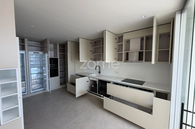 Apartamento T5 para Venda em Cedofeita, Santo Ildefonso, Sé, Miragaia, São Nicolau e Vitória Foto 32