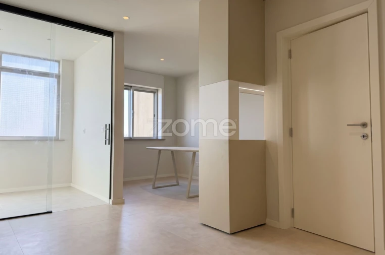 Apartamento T5 para Venda em Cedofeita, Santo Ildefonso, Sé, Miragaia, São Nicolau e Vitória Foto 9
