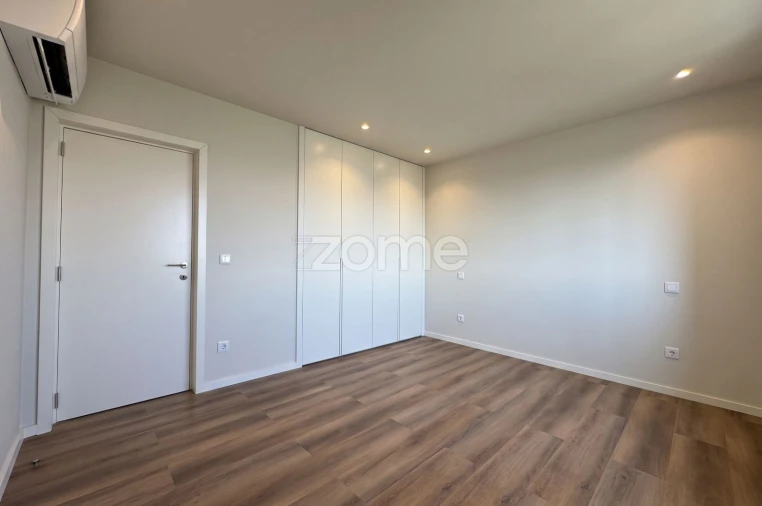 Apartamento T5 para Venda em Cedofeita, Santo Ildefonso, Sé, Miragaia, São Nicolau e Vitória Foto 21
