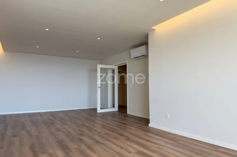 Apartamento T5 para Venda em Cedofeita, Santo Ildefonso, Sé, Miragaia, São Nicolau e Vitória Foto 12