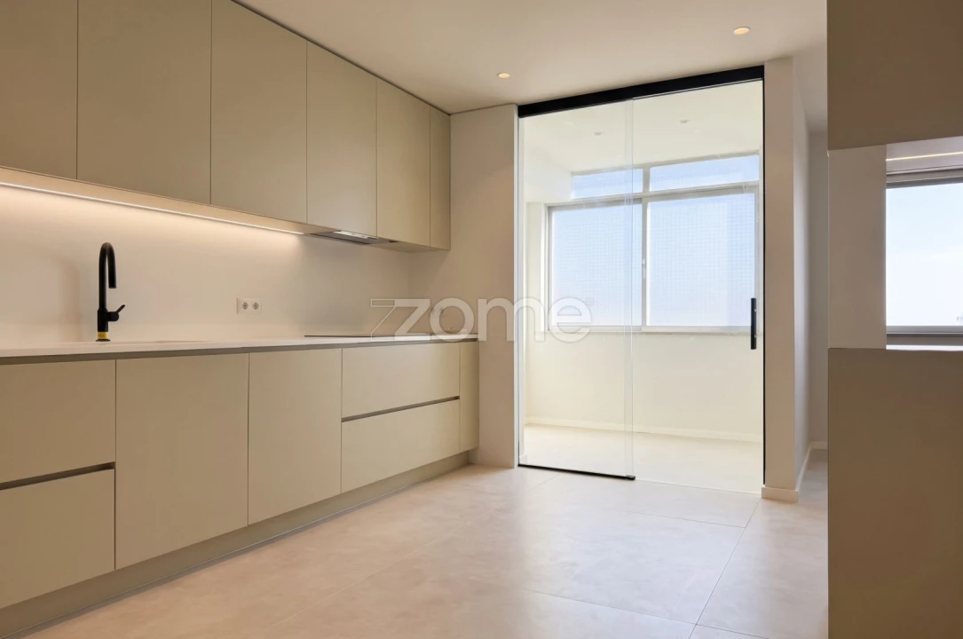 Apartamento T5 para Venda em Cedofeita, Santo Ildefonso, Sé, Miragaia, São Nicolau e Vitória Foto 6