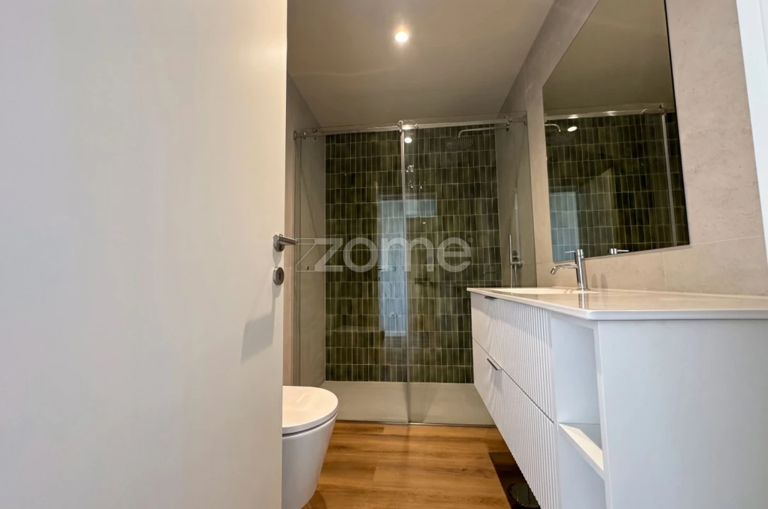 Apartamento T5 para Venda em Cedofeita, Santo Ildefonso, Sé, Miragaia, São Nicolau e Vitória Foto 23