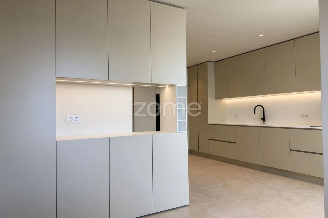 Apartamento T5 para Venda em Cedofeita, Santo Ildefonso, Sé, Miragaia, São Nicolau e Vitória Foto 7