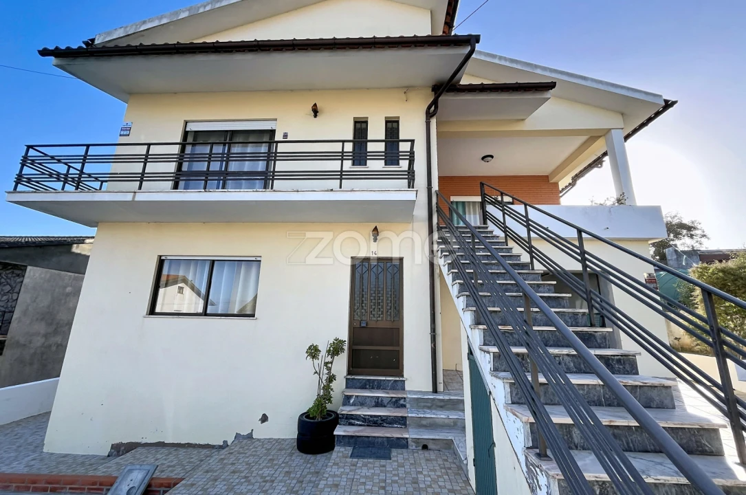 Moradia T6 para Venda em Abrunheira, Verride e Vila Nova da Barca Foto 3