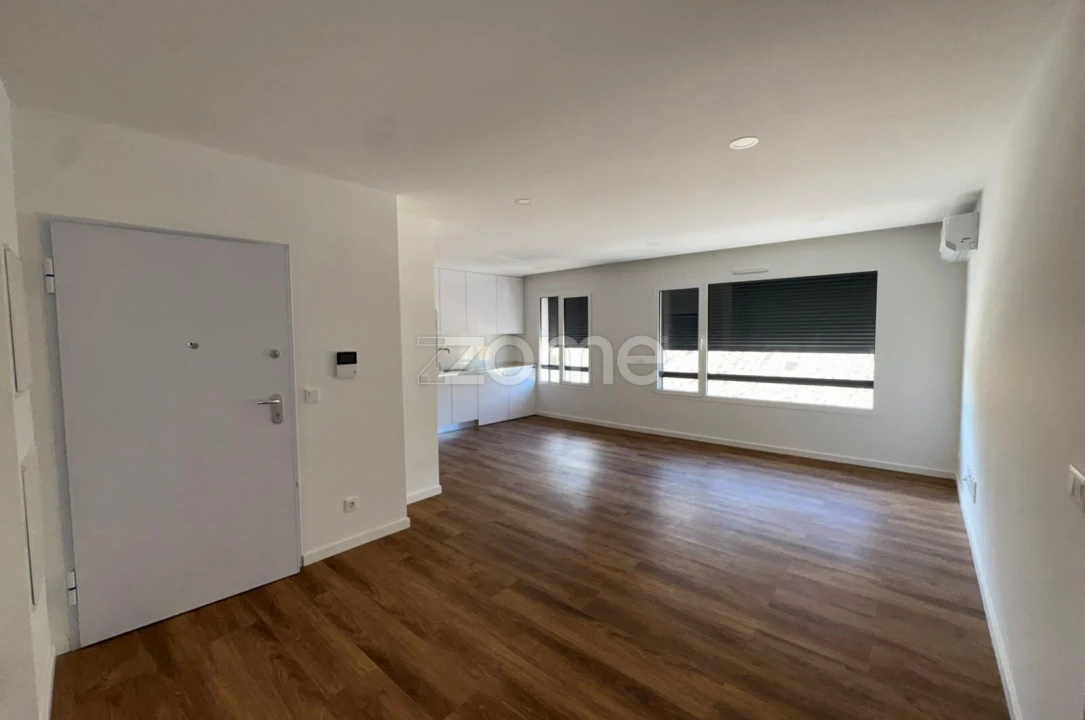 Apartamento T1 para Arrendamento em Eiras e São Paulo de Frades Foto 7