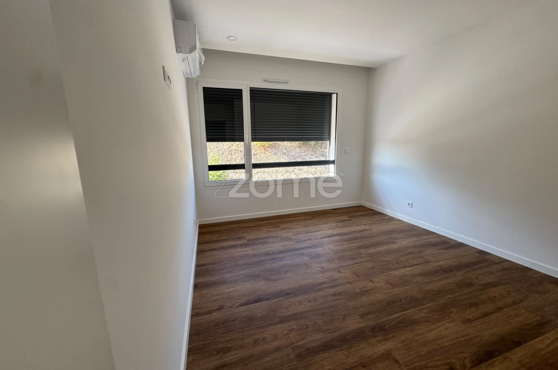 Apartamento T1 para Arrendamento em Eiras e São Paulo de Frades Foto 12