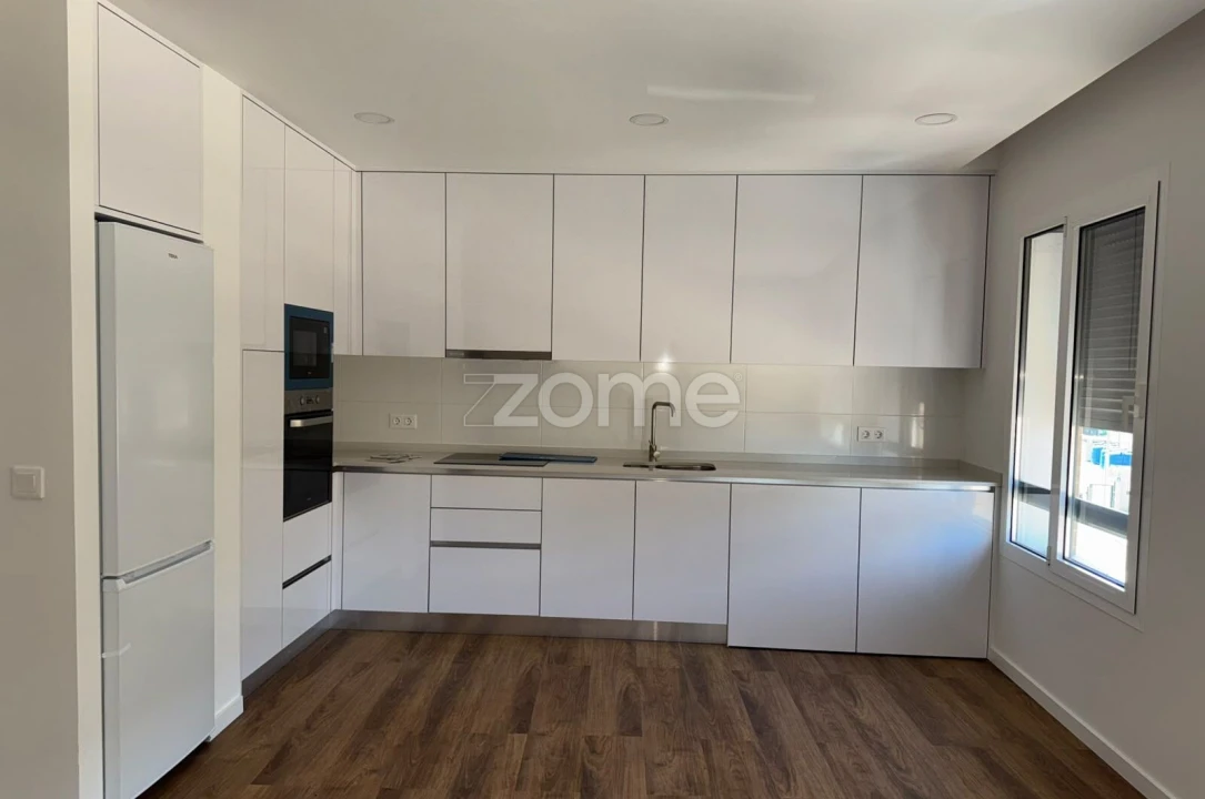 Apartamento T1 para Arrendamento em Eiras e São Paulo de Frades Foto 6