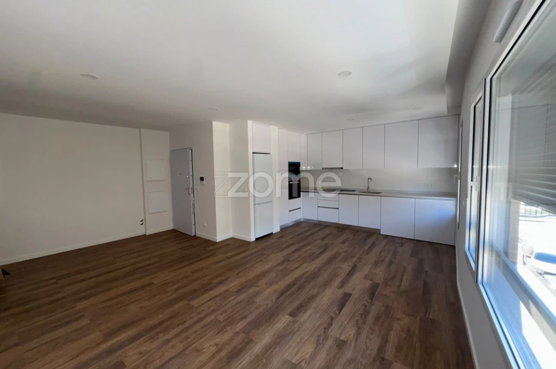 Apartamento T1 para Arrendamento em Eiras e São Paulo de Frades Foto 13