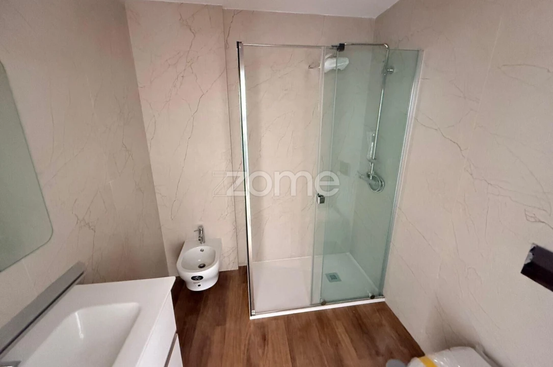 Apartamento T1 para Arrendamento em Eiras e São Paulo de Frades Foto 2