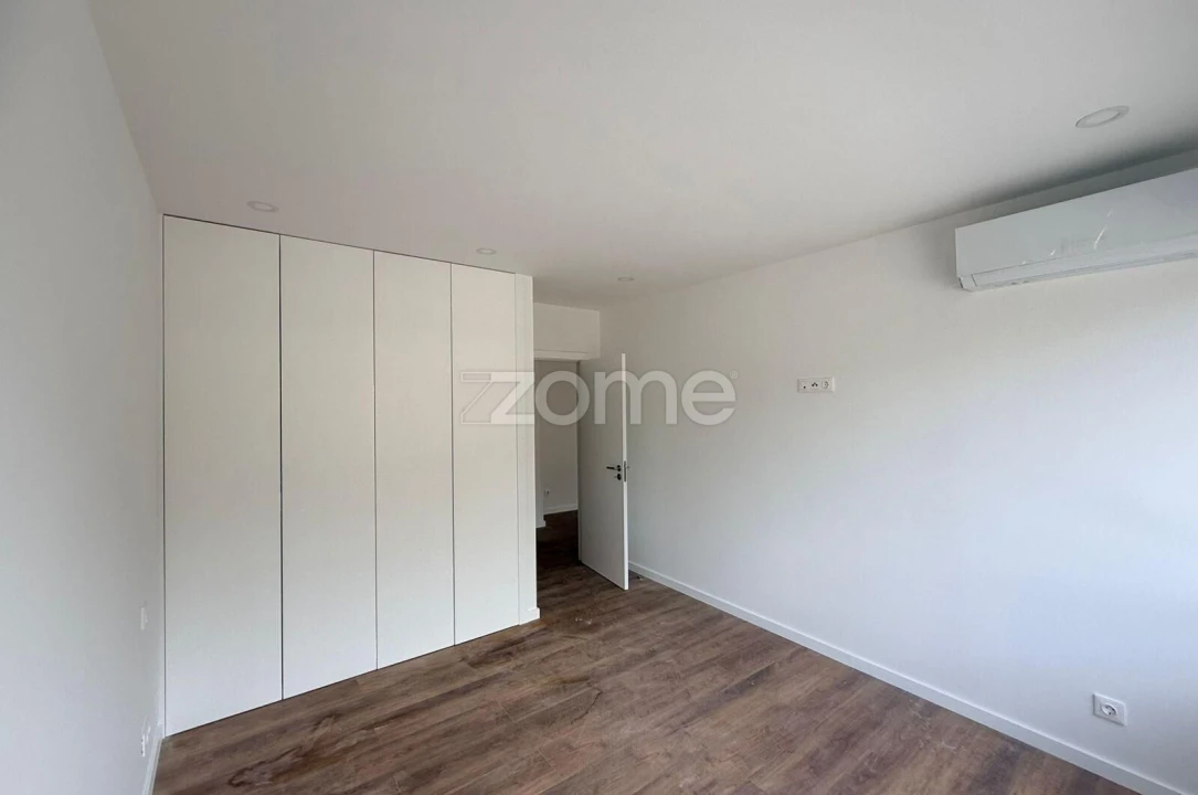 Apartamento T1 para Arrendamento em Eiras e São Paulo de Frades Foto 3