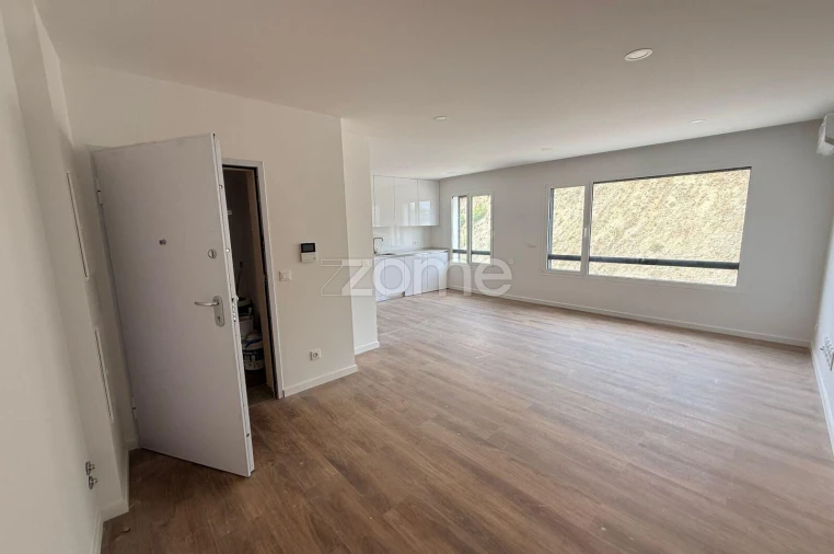 Apartamento T1 para Arrendamento em Eiras e São Paulo de Frades Foto 5