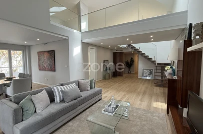 Apartamento T4 para Venda em Carcavelos e Parede