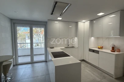 Apartamento T4 para Venda em Carcavelos e Parede
