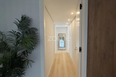 Apartamento T4 para Venda em Carcavelos e Parede