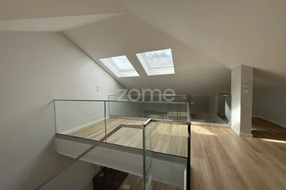 Apartamento T4 para Venda em Carcavelos e Parede