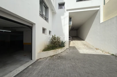 Apartamento T4 para Venda em Carcavelos e Parede