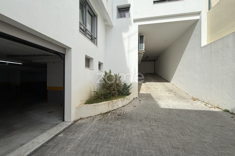Apartamento T4 para Venda em Carcavelos e Parede Foto 18