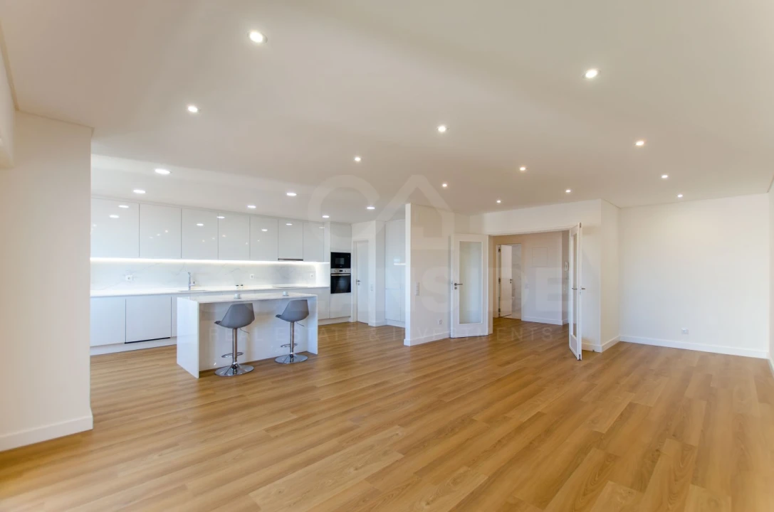 Apartamento T3 para Venda em Carcavelos e Parede Foto 1