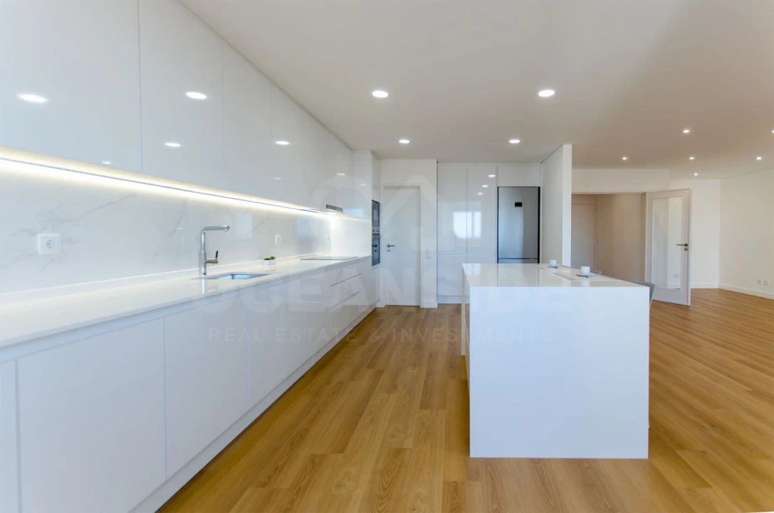 Apartamento T3 para Venda em Carcavelos e Parede Foto 4