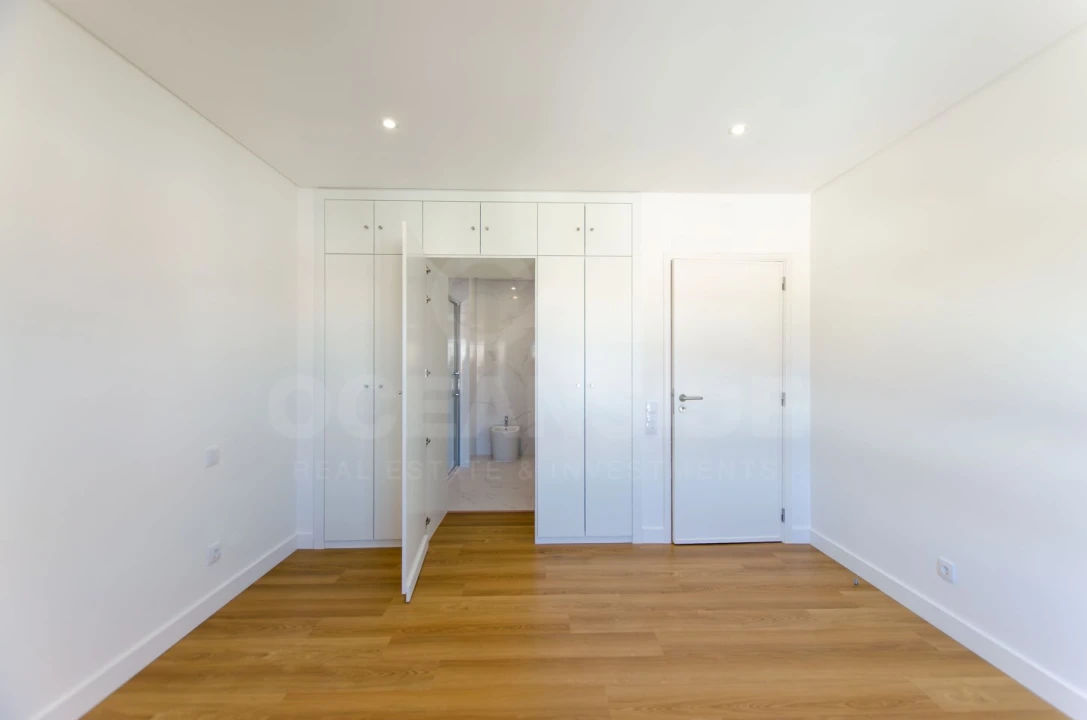 Apartamento T3 para Venda em Carcavelos e Parede Foto 24