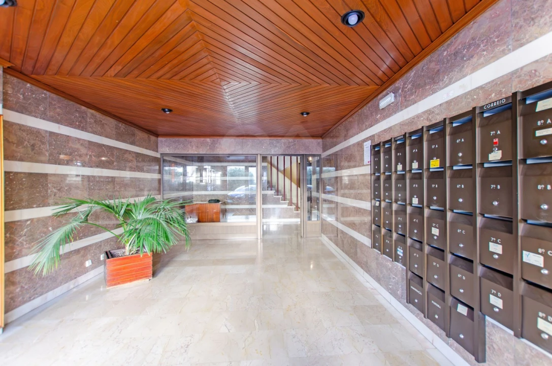 Apartamento T3 para Venda em Carcavelos e Parede Foto 44