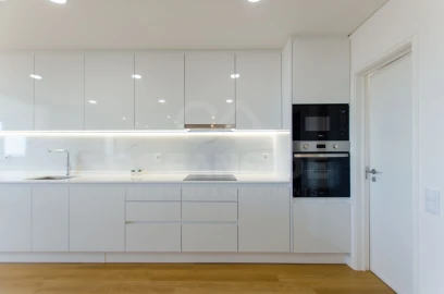 Apartamento T3 para Venda em Carcavelos e Parede