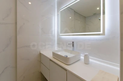 Apartamento T3 para Venda em Carcavelos e Parede