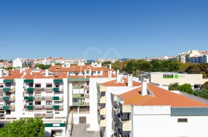 Apartamento T3 para Venda em Carcavelos e Parede