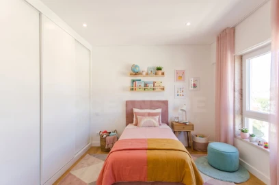 Apartamento T3 para Venda em Carcavelos e Parede