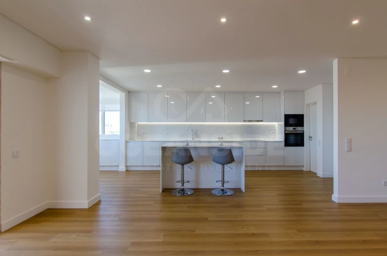 Apartamento T3 para Venda em Carcavelos e Parede Foto 2