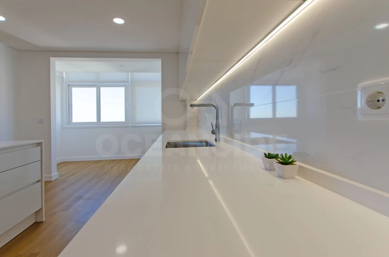 Apartamento T3 para Venda em Carcavelos e Parede Foto 8