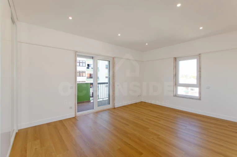 Apartamento T3 para Venda em Carcavelos e Parede Foto 30