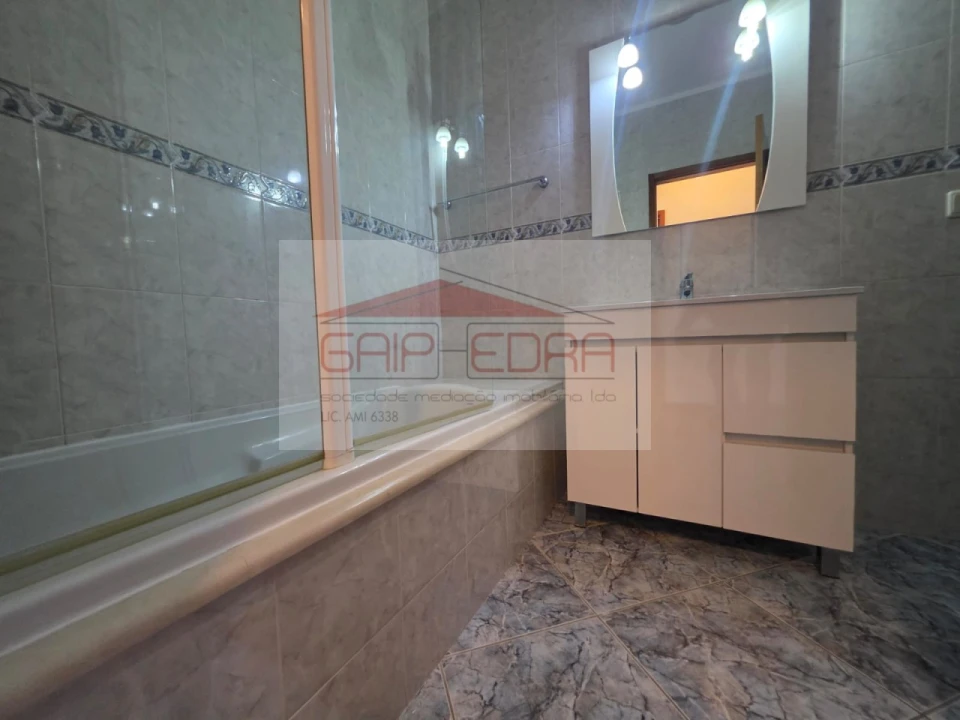Apartamento T2 para Venda em Meixomil Foto 14