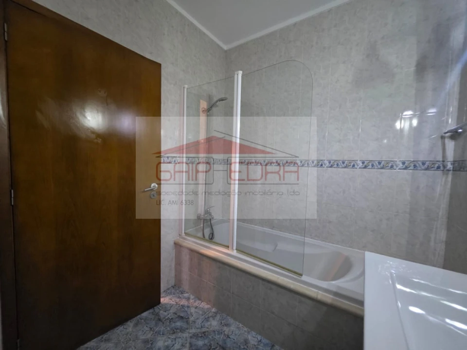 Apartamento T2 para Venda em Meixomil Foto 15
