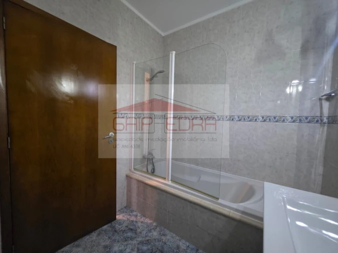 Apartamento T2 para Venda em Meixomil Foto 15