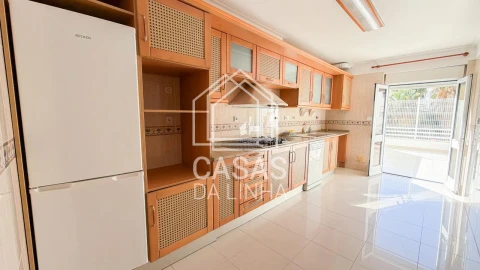 Apartamento T2 para Arrendamento em Carcavelos e Parede
