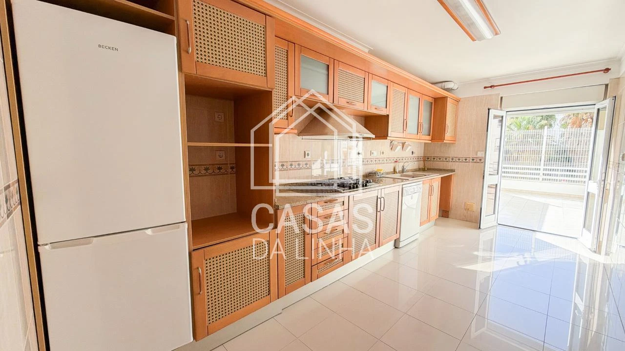 Apartamento T2 para Arrendamento em Carcavelos e Parede Foto 8
