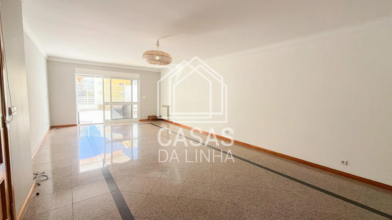 Apartamento T2 para Arrendamento em Carcavelos e Parede Foto 5