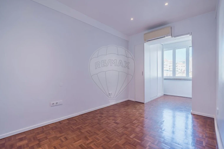 Apartamento T3 para Venda em Penha de França Foto 5