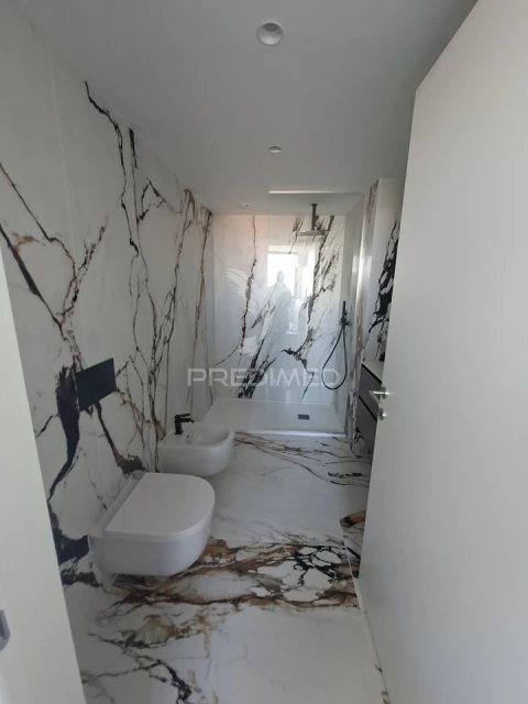 Apartamento T4 para Venda em Matosinhos e Leça da Palmeira
