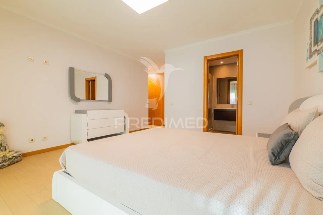 Apartamento T2 para Venda em Portimão Foto 13