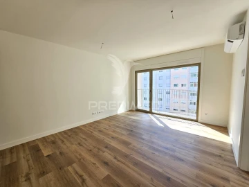Apartamento T1 para Venda em Santa Clara