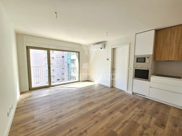 Apartamento T1 para Venda em Santa Clara