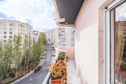 Apartamento T2 para Venda em Massamá e Monte Abraão