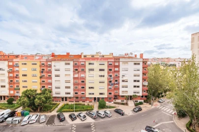 Apartamento T2 para Venda em Massamá e Monte Abraão